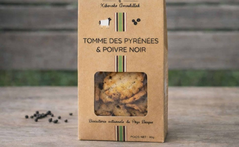 Fromage de vache tomme des pyrénées et poivre noir